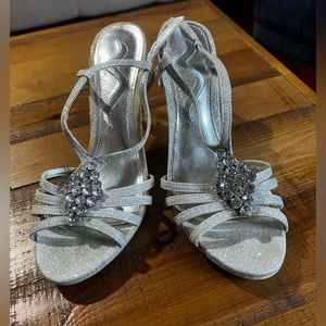 Nina silver short heel